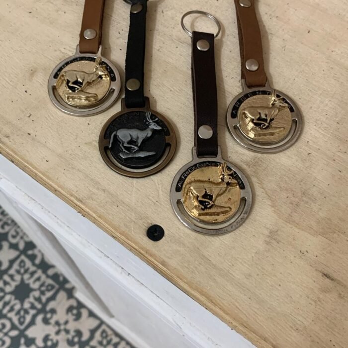 Llavero de cuero Ciervo Patagonia artesanal